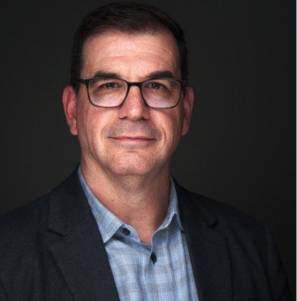 Headshot of Aaron Schacht